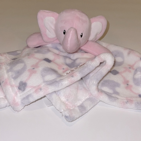 blankets & beyond Other - Pink Baby Elephant Soothing Blanket🐘